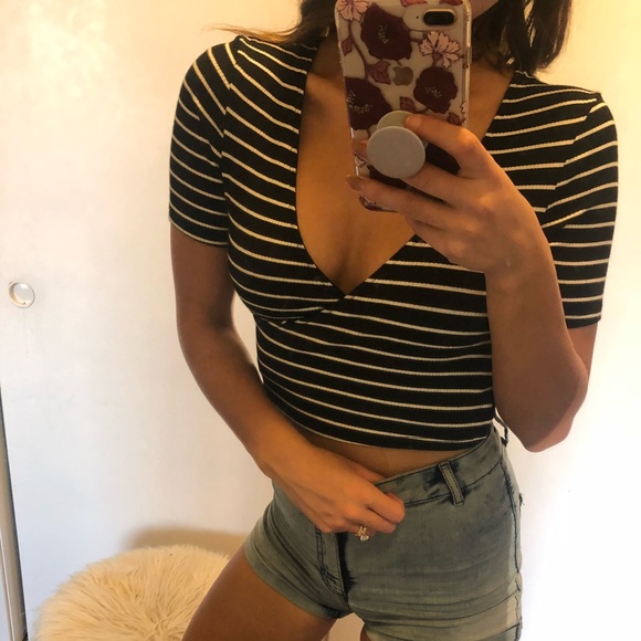 Striped Crop Top - Picture 2 of 2